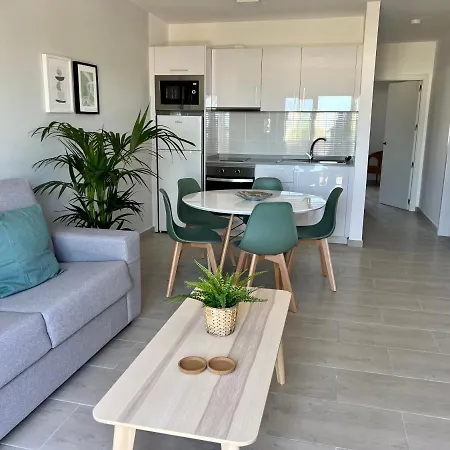 法伊纳公寓 * 卡门港